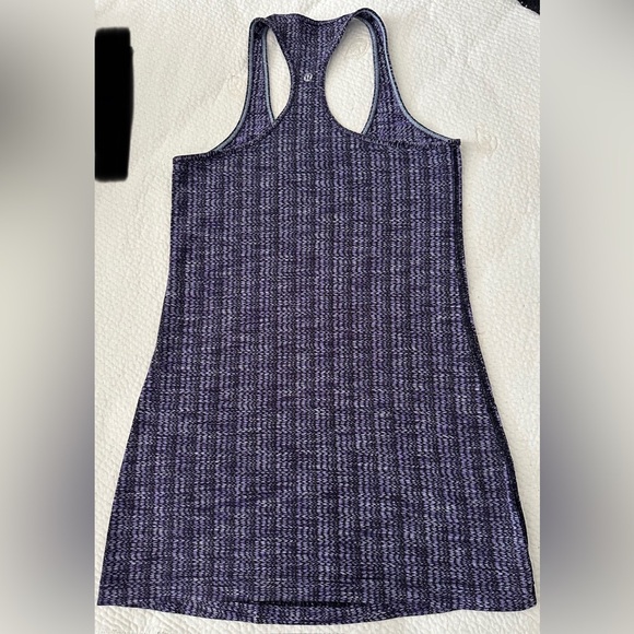 Lululemon: Women’s Tank Top - Picture 2 of 5